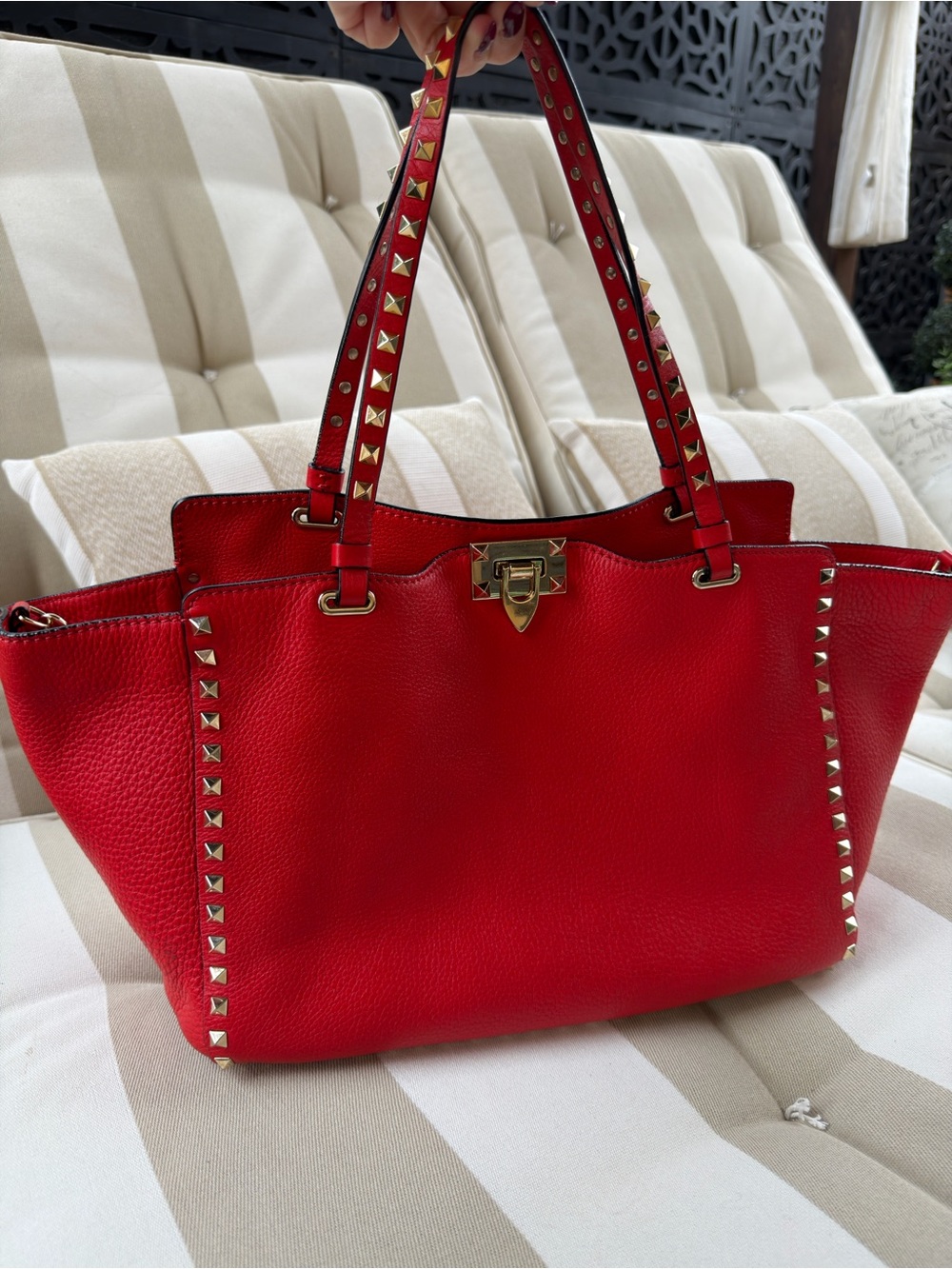 VALENTINO GARAVANI ROCKSTUD RED LEATHER Shoulder Carryall Tote Handbag Stunning!